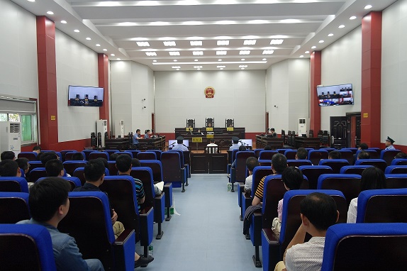 “以案说纪、旁听庭审”活动 (16).JPG