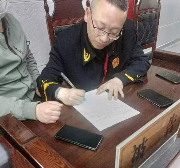 调解现场2.jpg 调解现场2.jpg